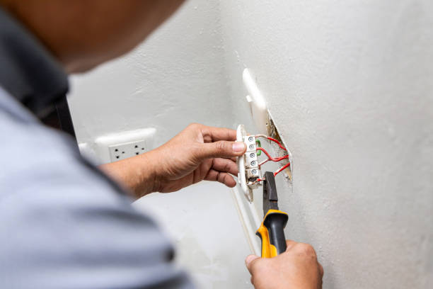 Best Affordable Emergency Electrician  in South Valley, NM